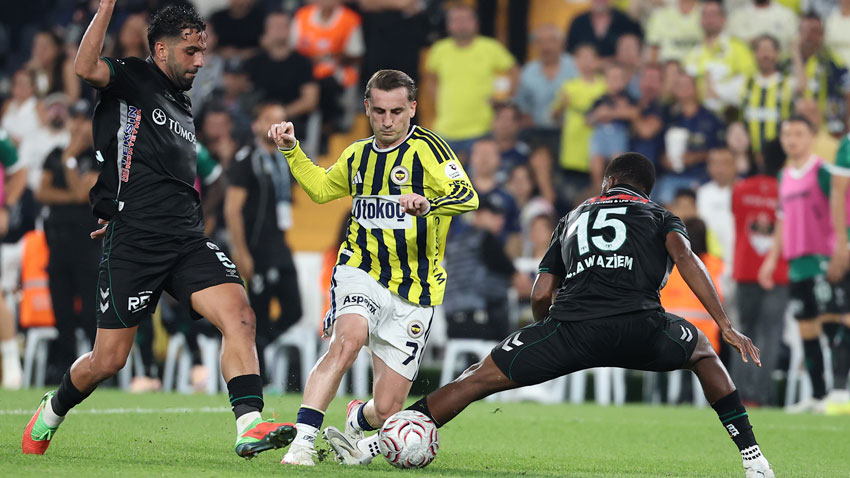 Kerem Aktürkoğlu bir gün daha hastanede!