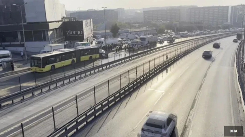 Küçükçekmece’de D-100’de feci kaza!