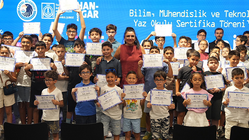 Kartal Makina Hangar’da mezuniyet sevinci