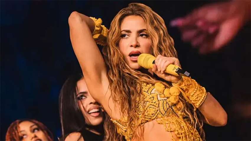 Shakira 29 yıl sonra aynı pozu verdi