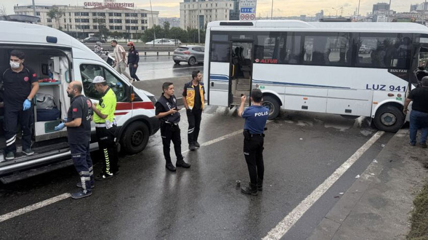 Avcılar’da servis minibüsü faciası: 11 yaralı