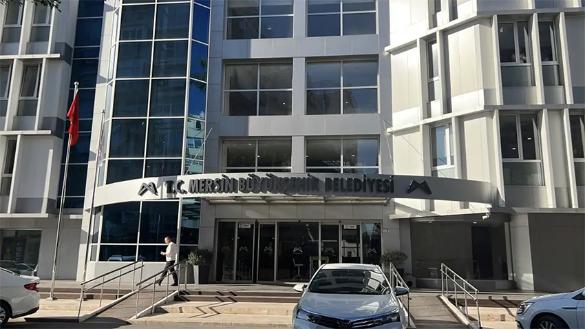 Mersin’de Büyükşehir Belediyesi’ne operasyon