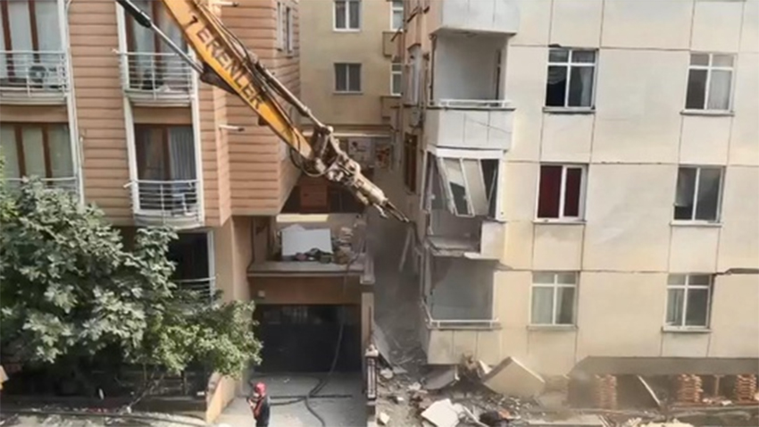 Maltepe’de çöken binada kontrollü yıkım